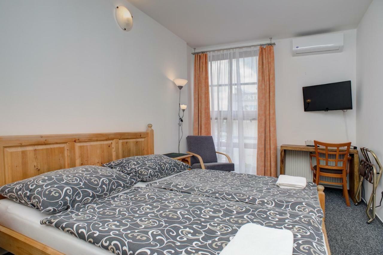Pension Pegast Ceske Budejovice Exterior foto